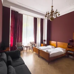 3* Hotell Hotel-maison Am Olivaer Platz